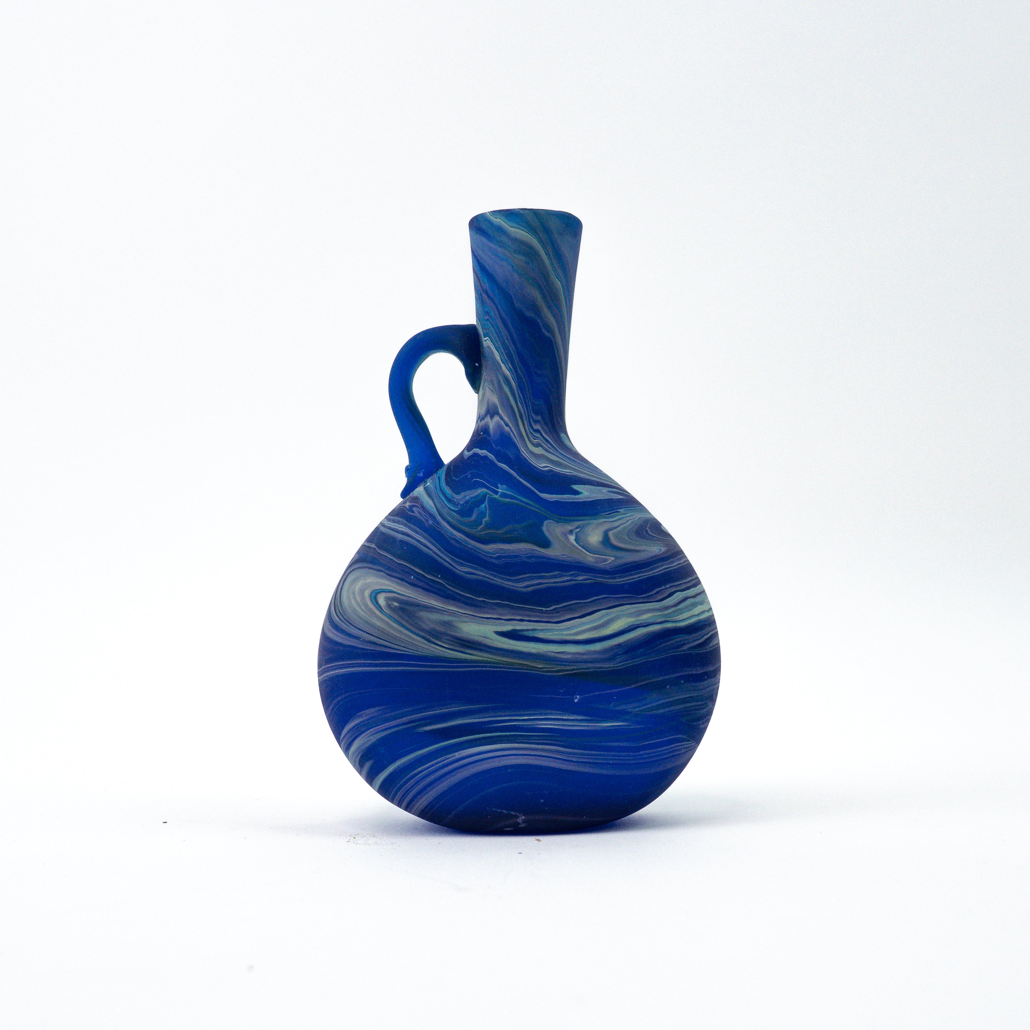 Hebron Mini- Karaffe / Vase Blau – Recyceltes Glas & Handgeblasen