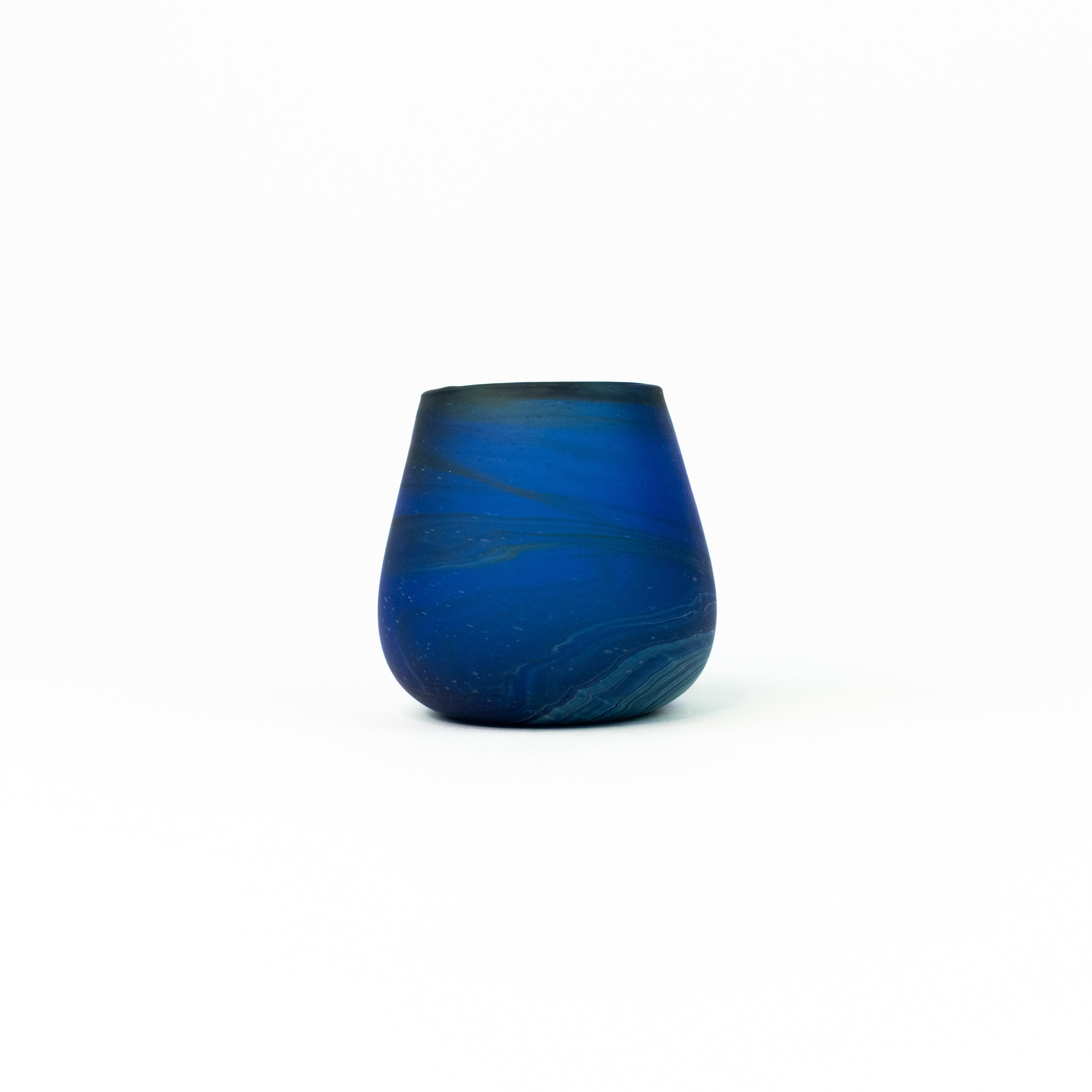 Neu Glas Blau ± 400 curved/short – Recyceltes Glas & Handgeblasen