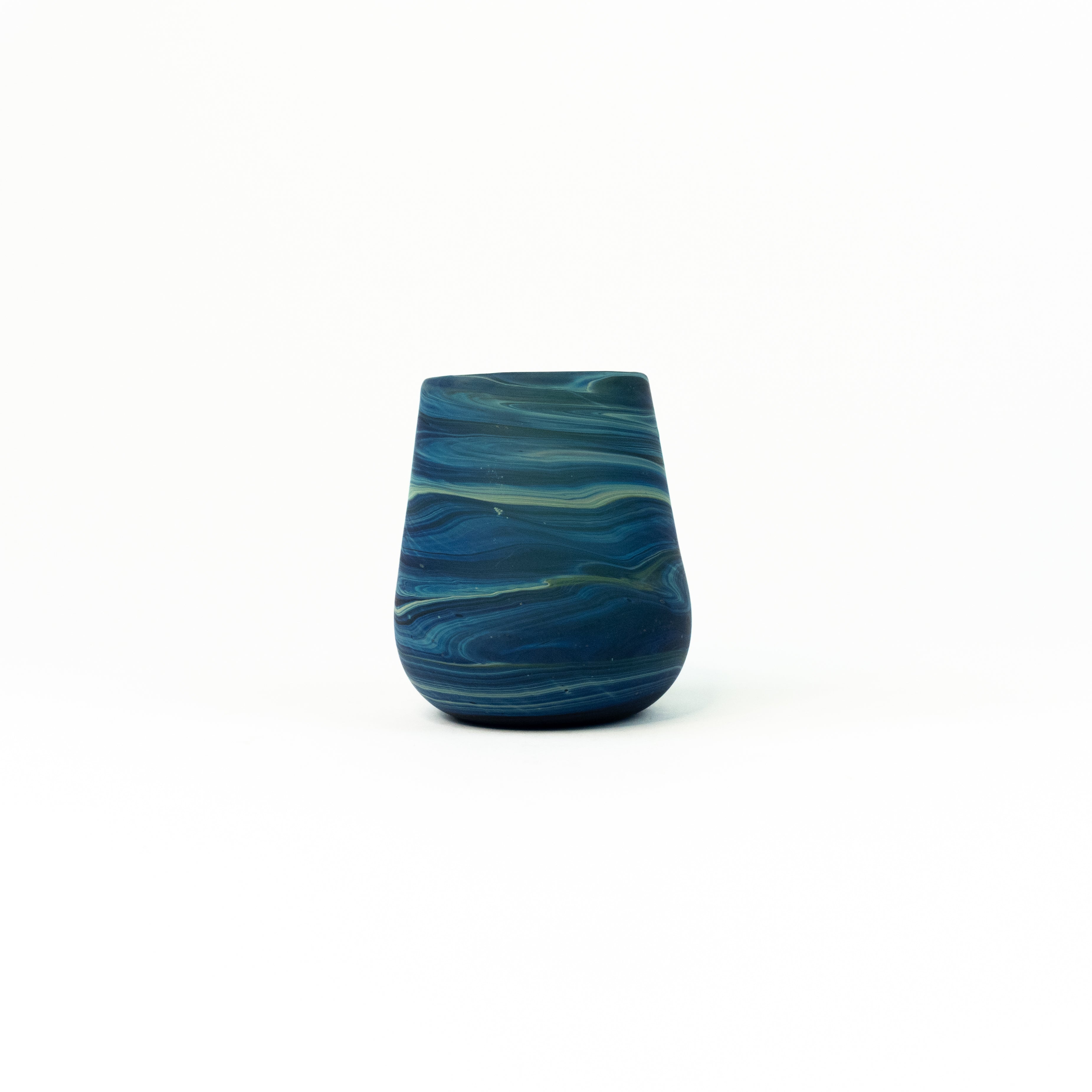 Neu Glas Blau ± 400 curved/long – Recyceltes Glas & Handgeblasen