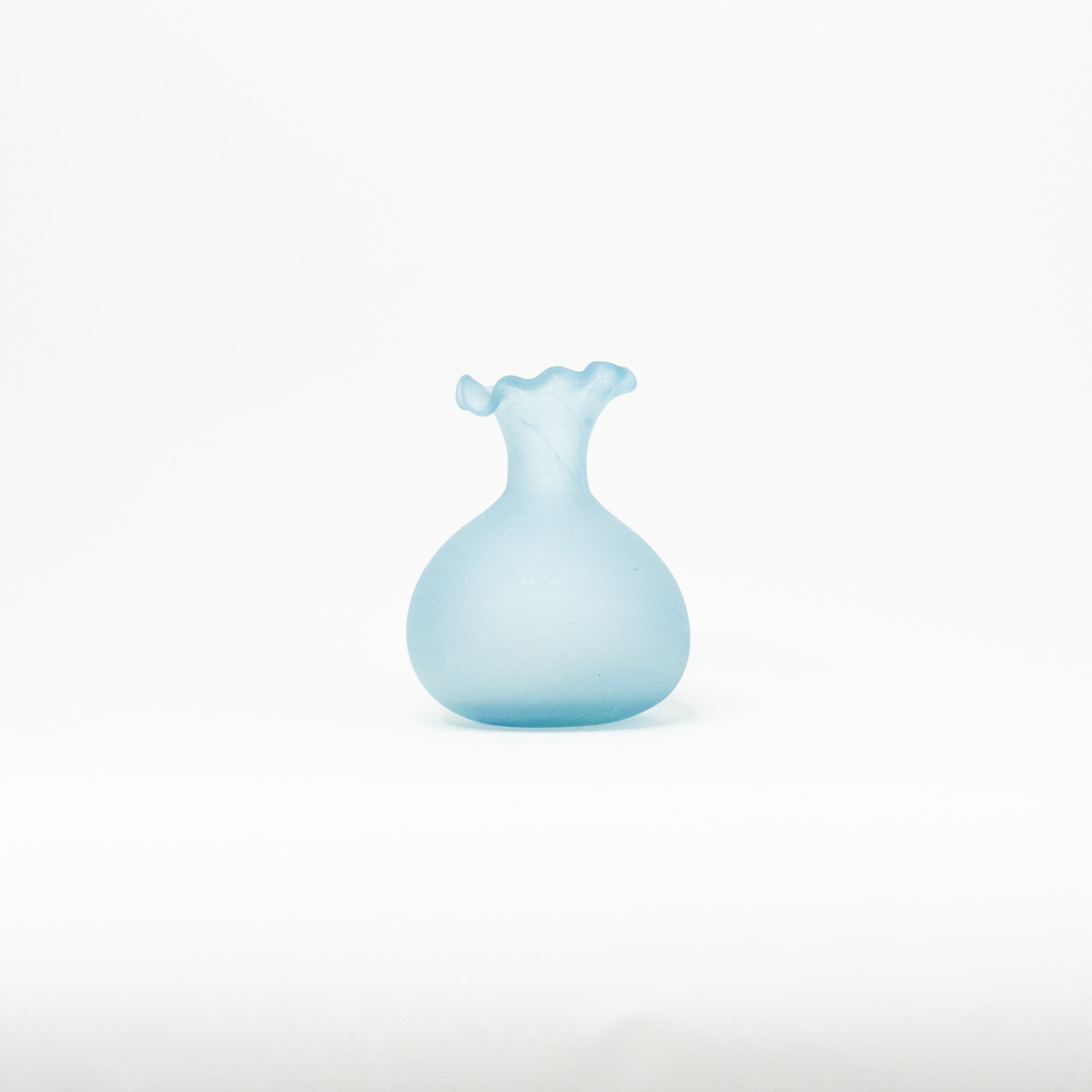 NEU Mini Vase / Karaffe babyblaue – Recyceltes Glas & Handgeblasen