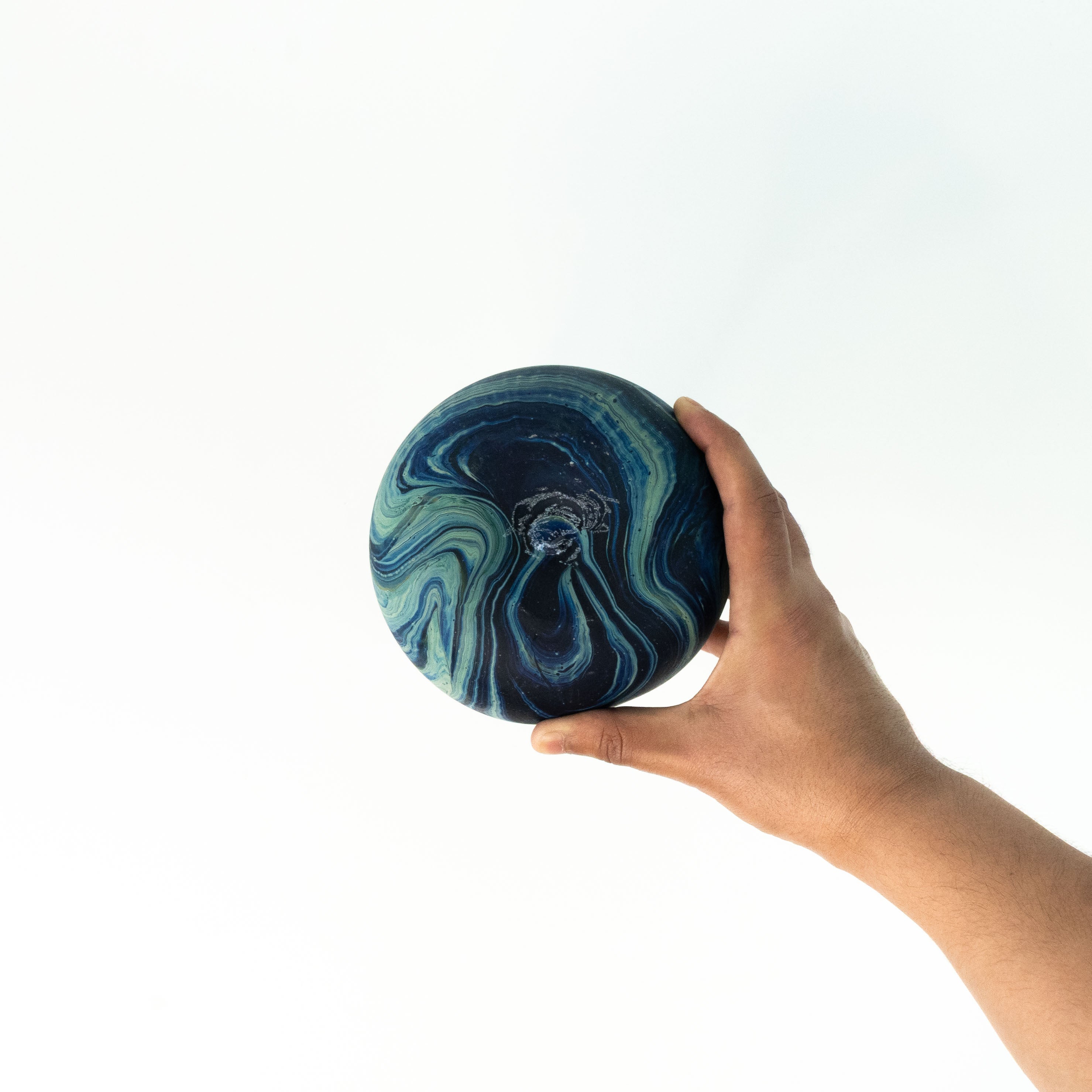 NEU Karaffe Blau – Recyceltes Glas & Handgeblasen