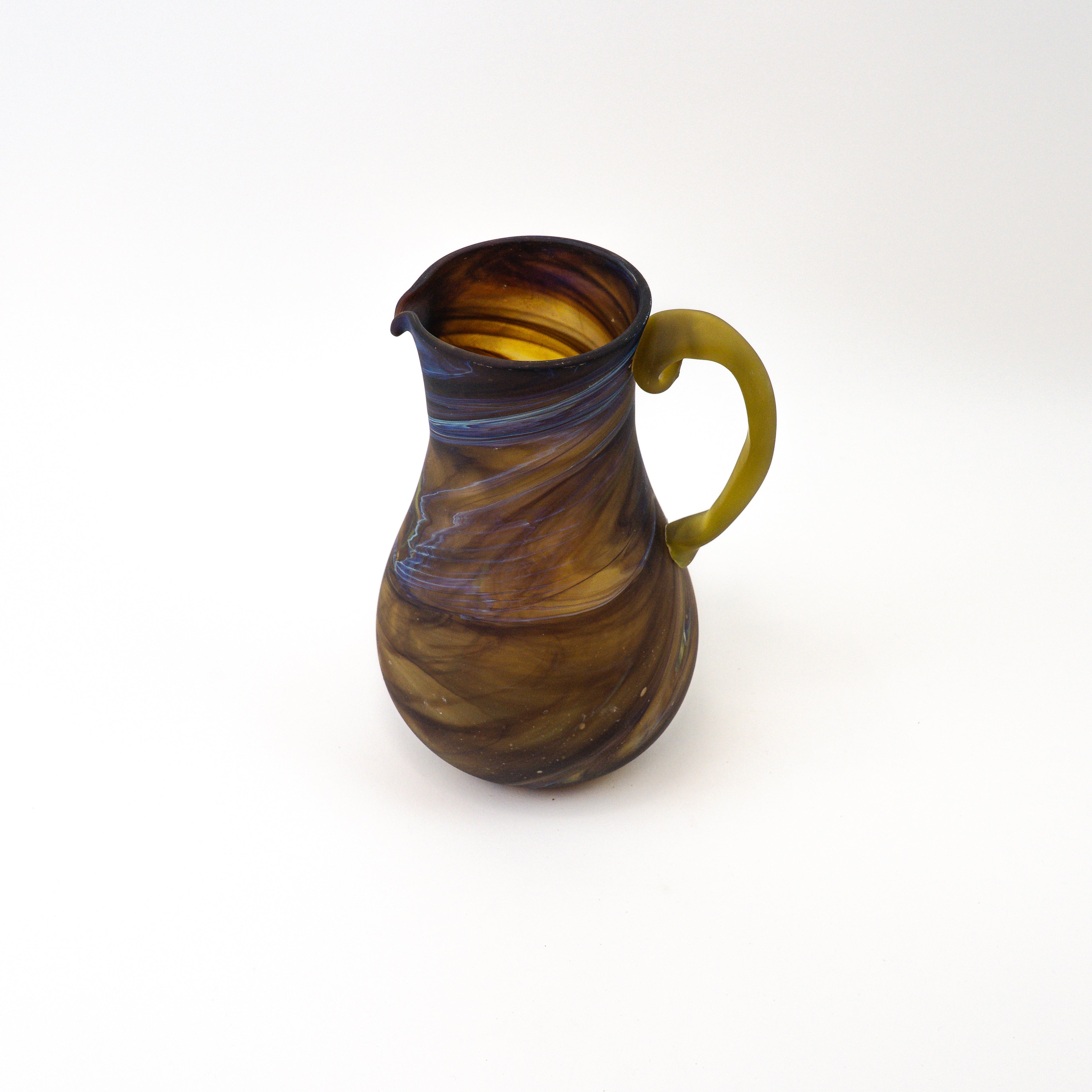 Hebron Karaffe braun – Recyceltes Glas & Handgeblasen