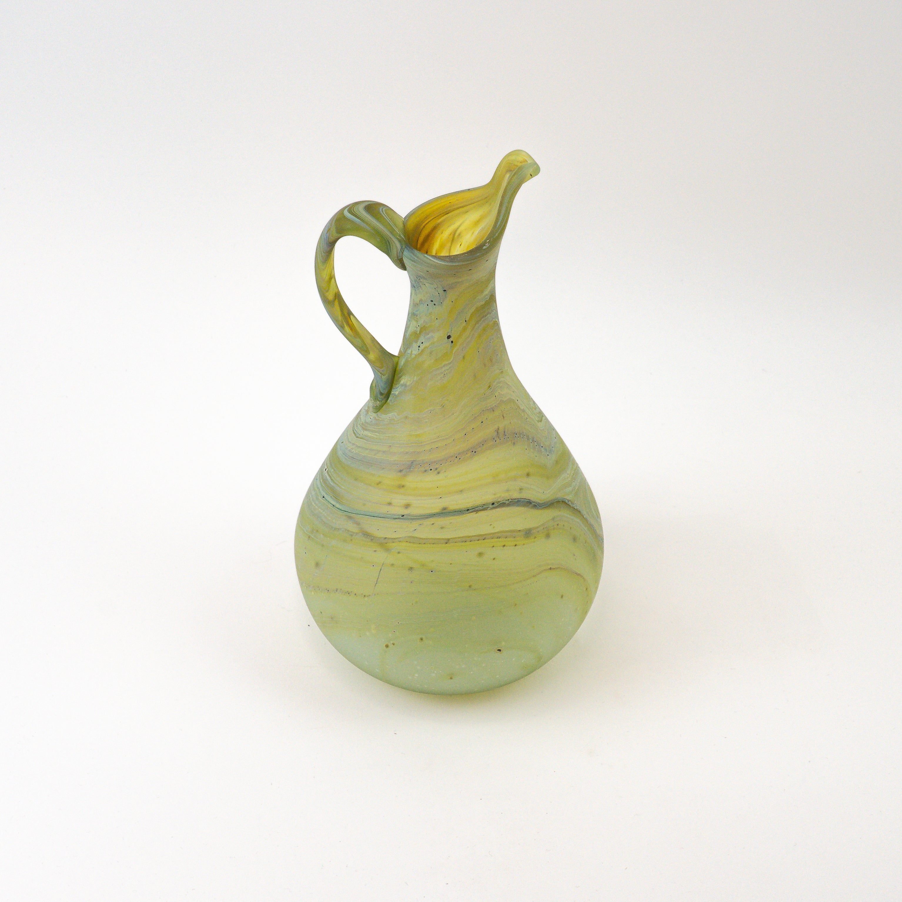 Hebron Karaffe Limetten Grün – Recyceltes Glas & Handgeblasen