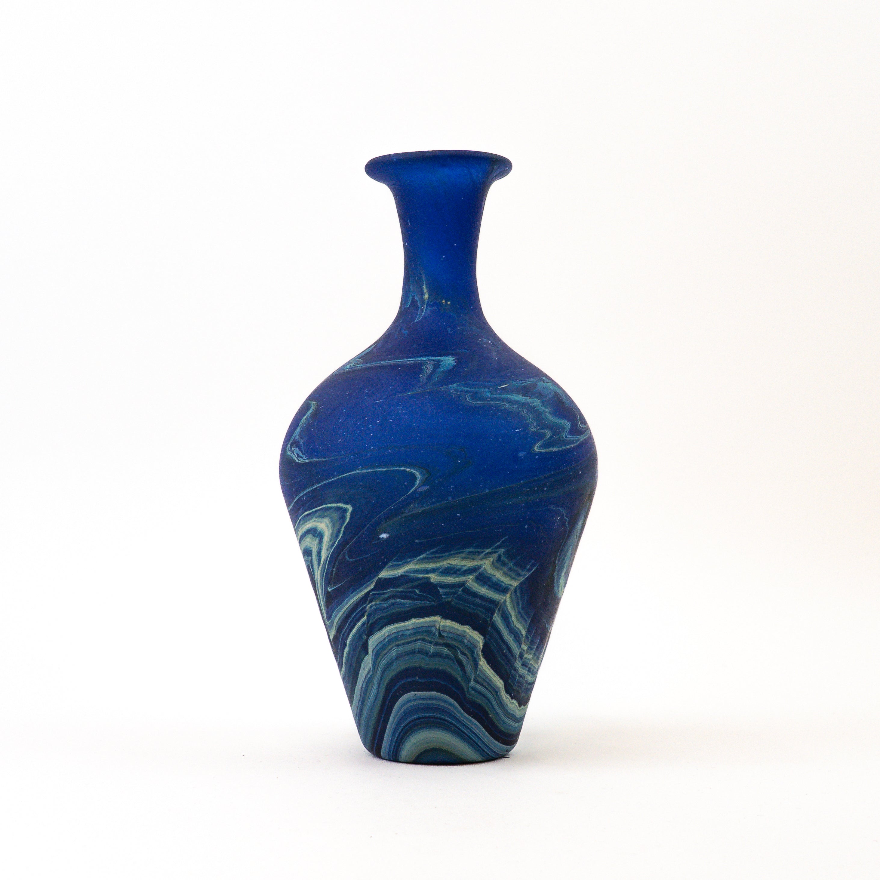 Hebron Karaffe / Vase Blau – Recyceltes Glas & Handgeblasen