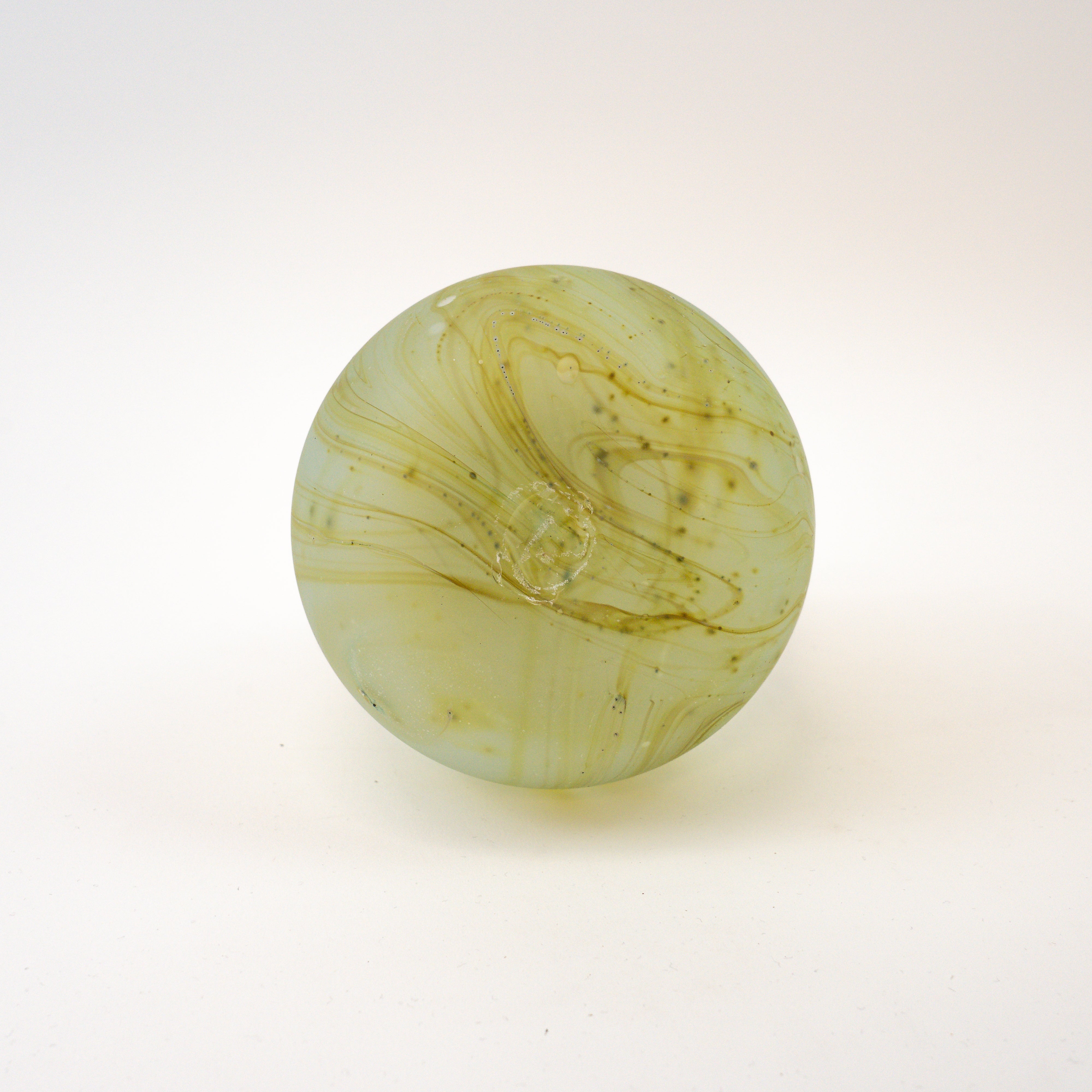 Hebron Karaffe Limetten Grün – Recyceltes Glas & Handgeblasen