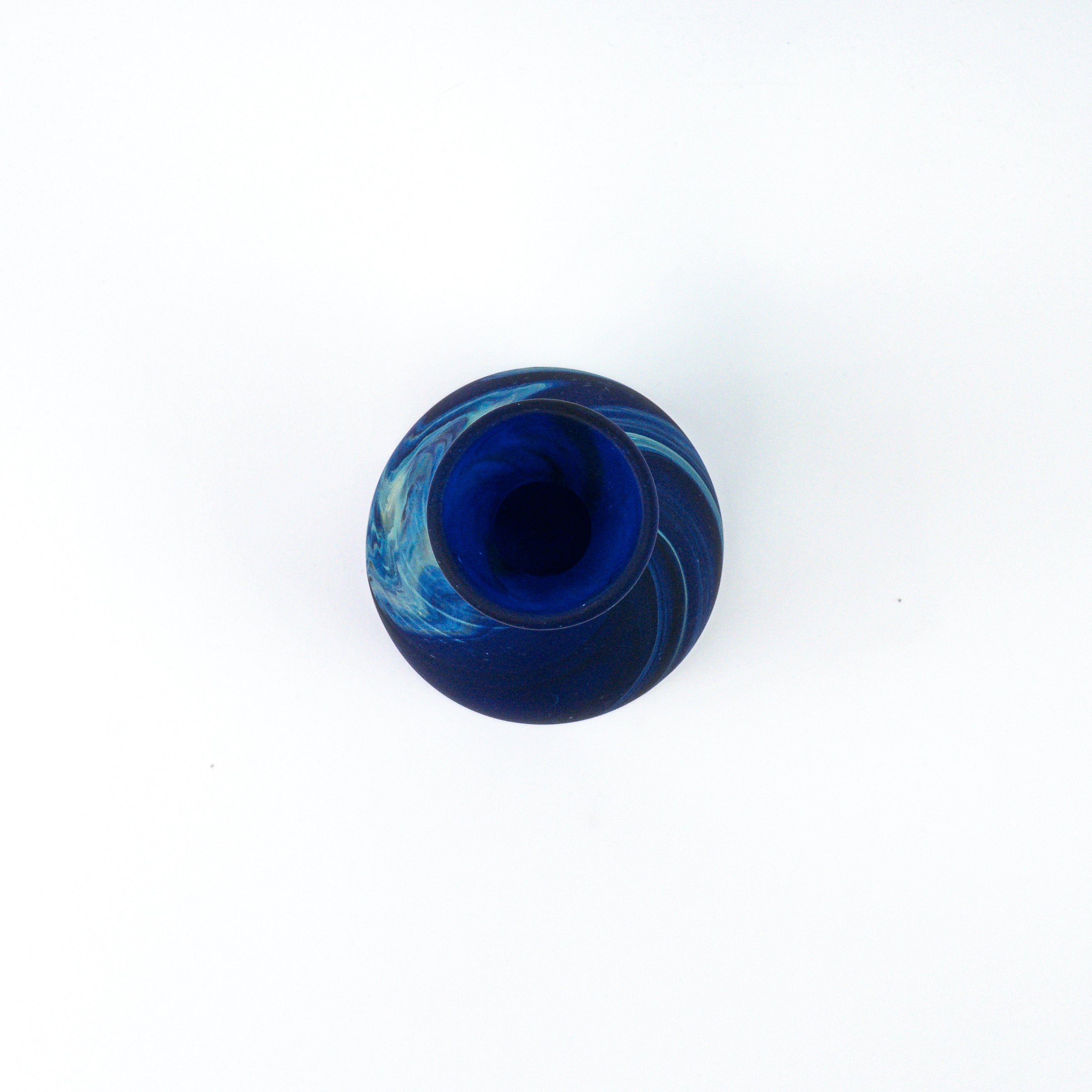 Hebron Karaffe / Vase Blau – Recyceltes Glas & Handgeblasen
