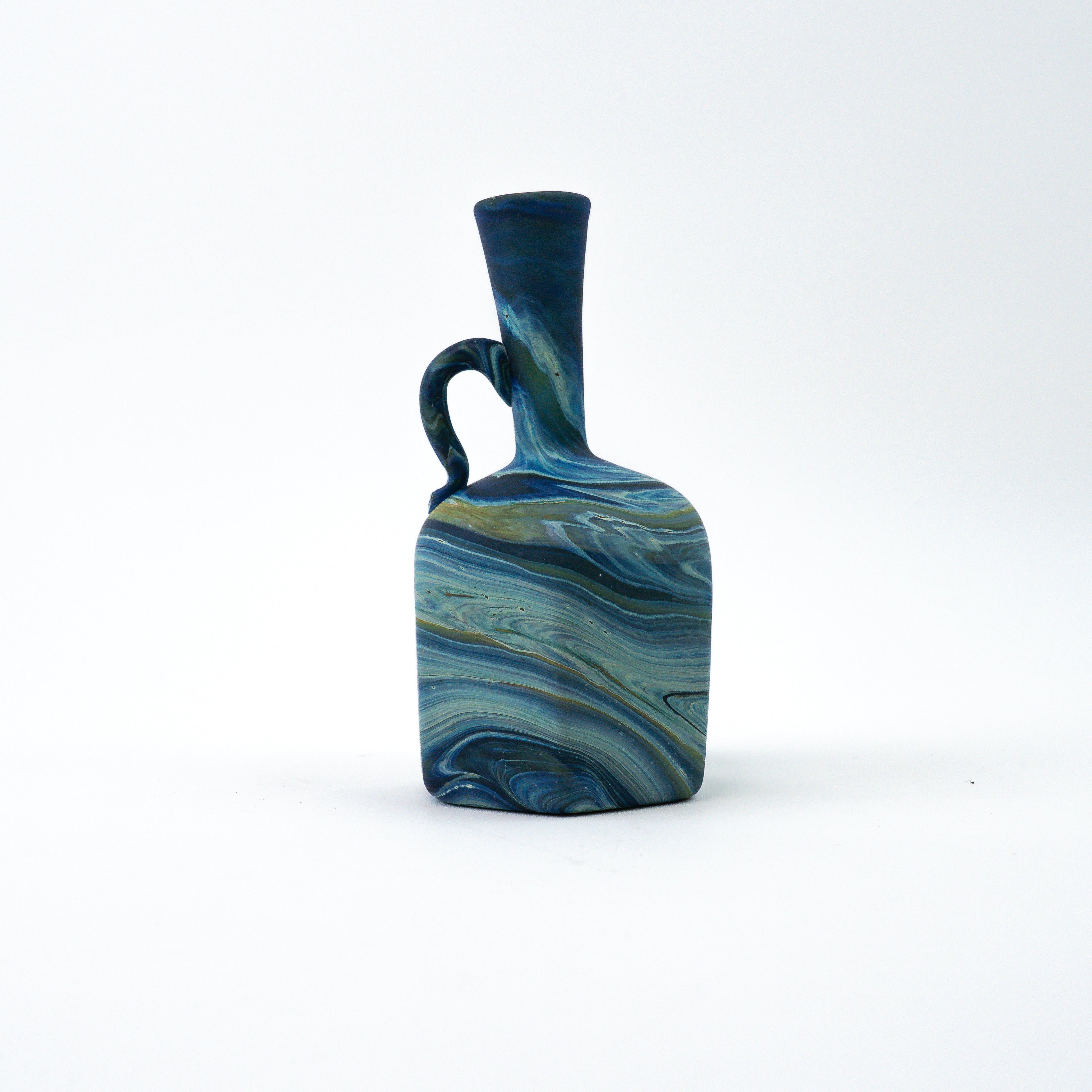 Hebron Mini- Karaffe / Vase Blau – Recyceltes Glas & Handgeblasen