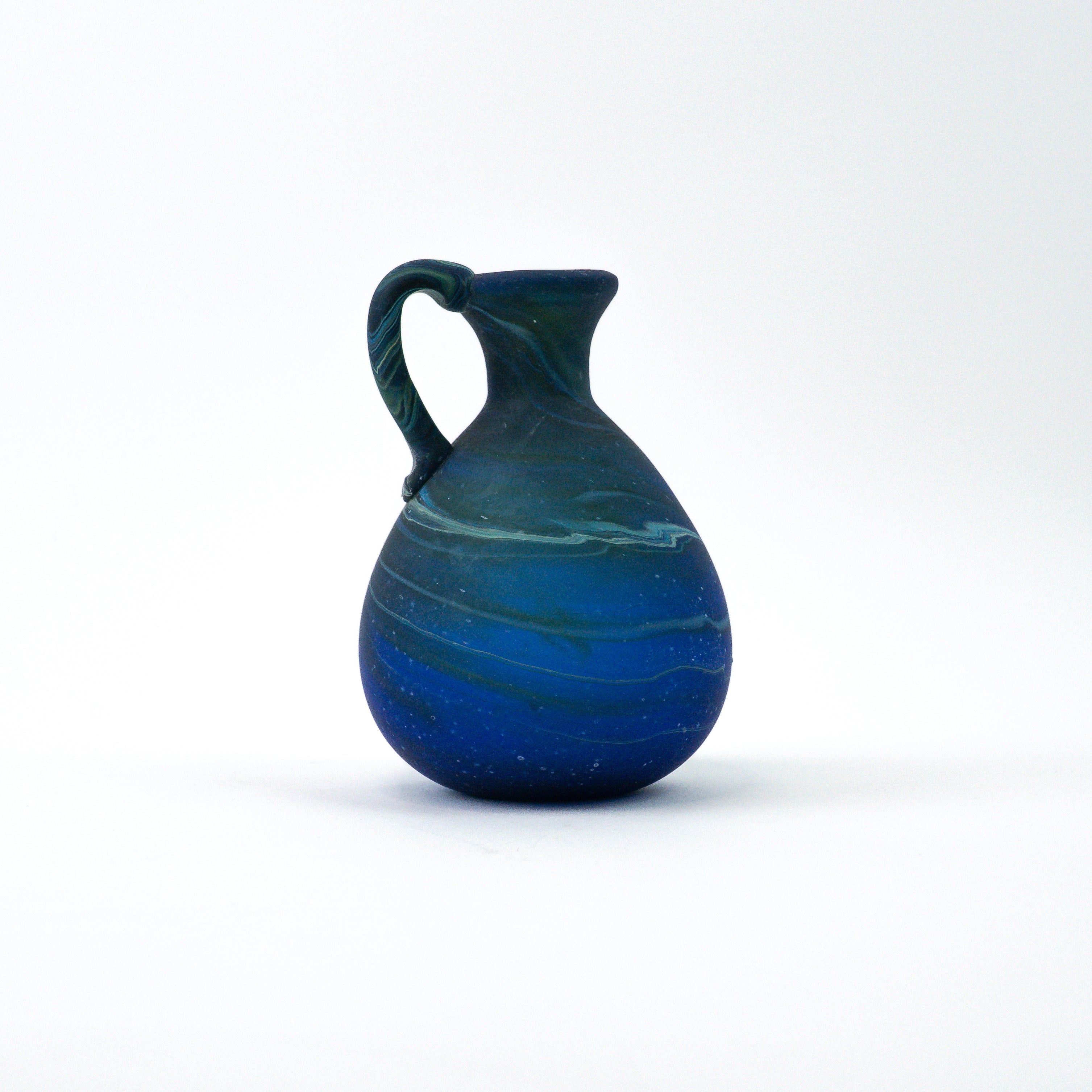 Hebron Mini- Karaffe / Vase Blau – Recyceltes Glas & Handgeblasen