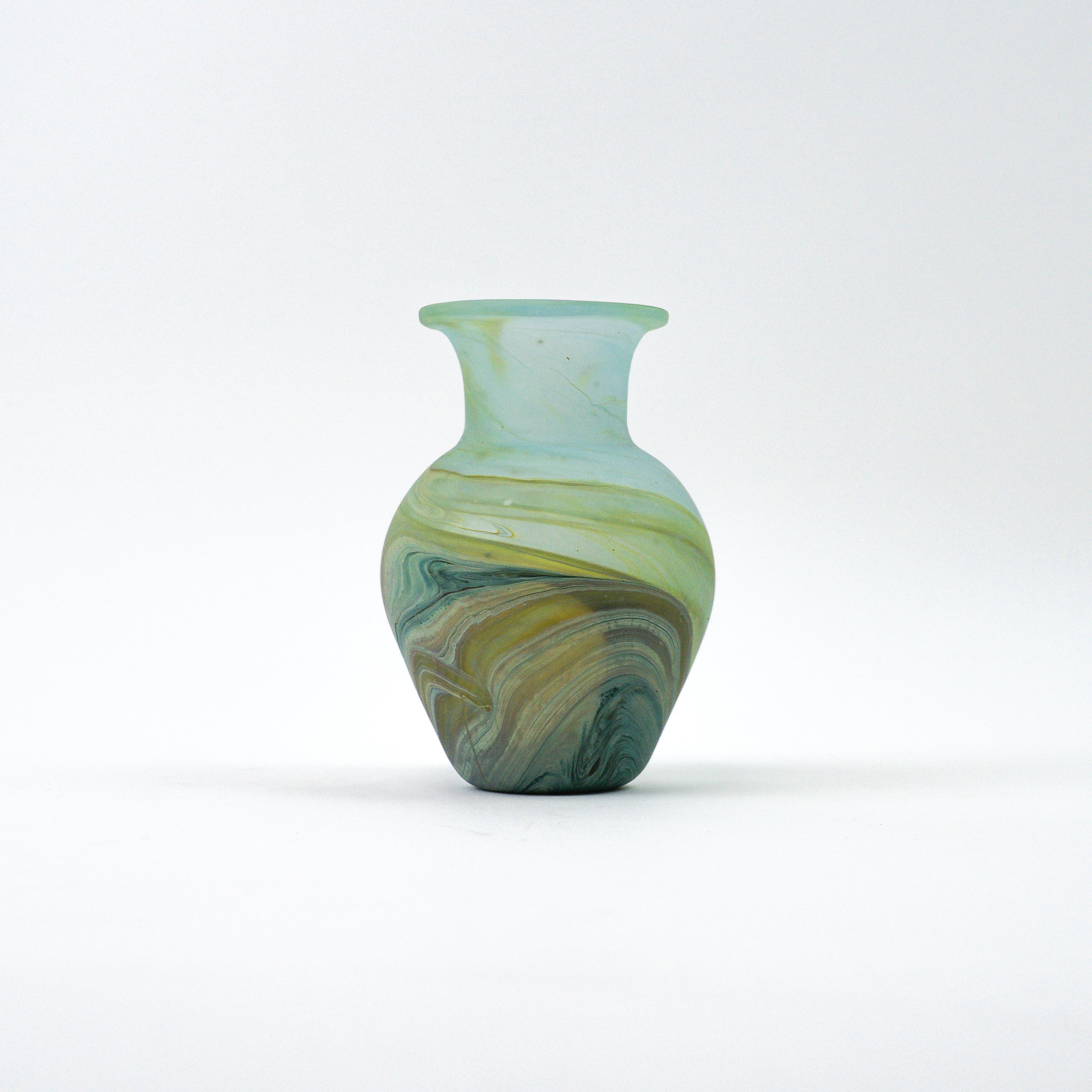 Hebron Mini Vase Limetten Grün – Recyceltes Glas & Handgeblasen