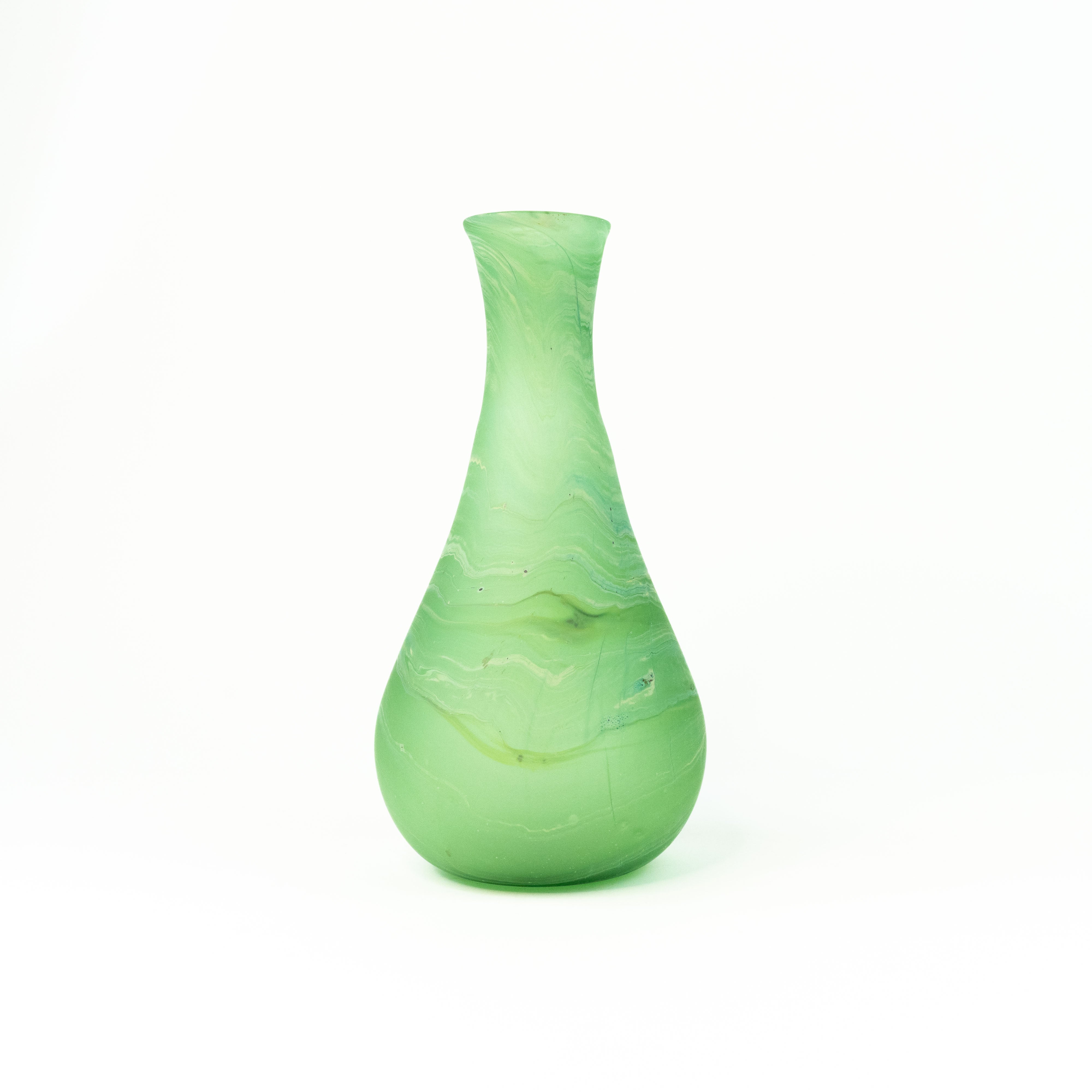 NEU Vase / Karaffe Limette Grün – Recyceltes Glas & Handgeblasen