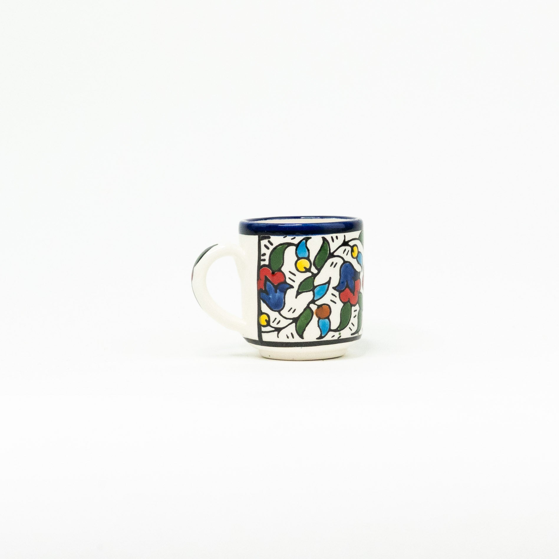Finjan mit Untertasse bunt