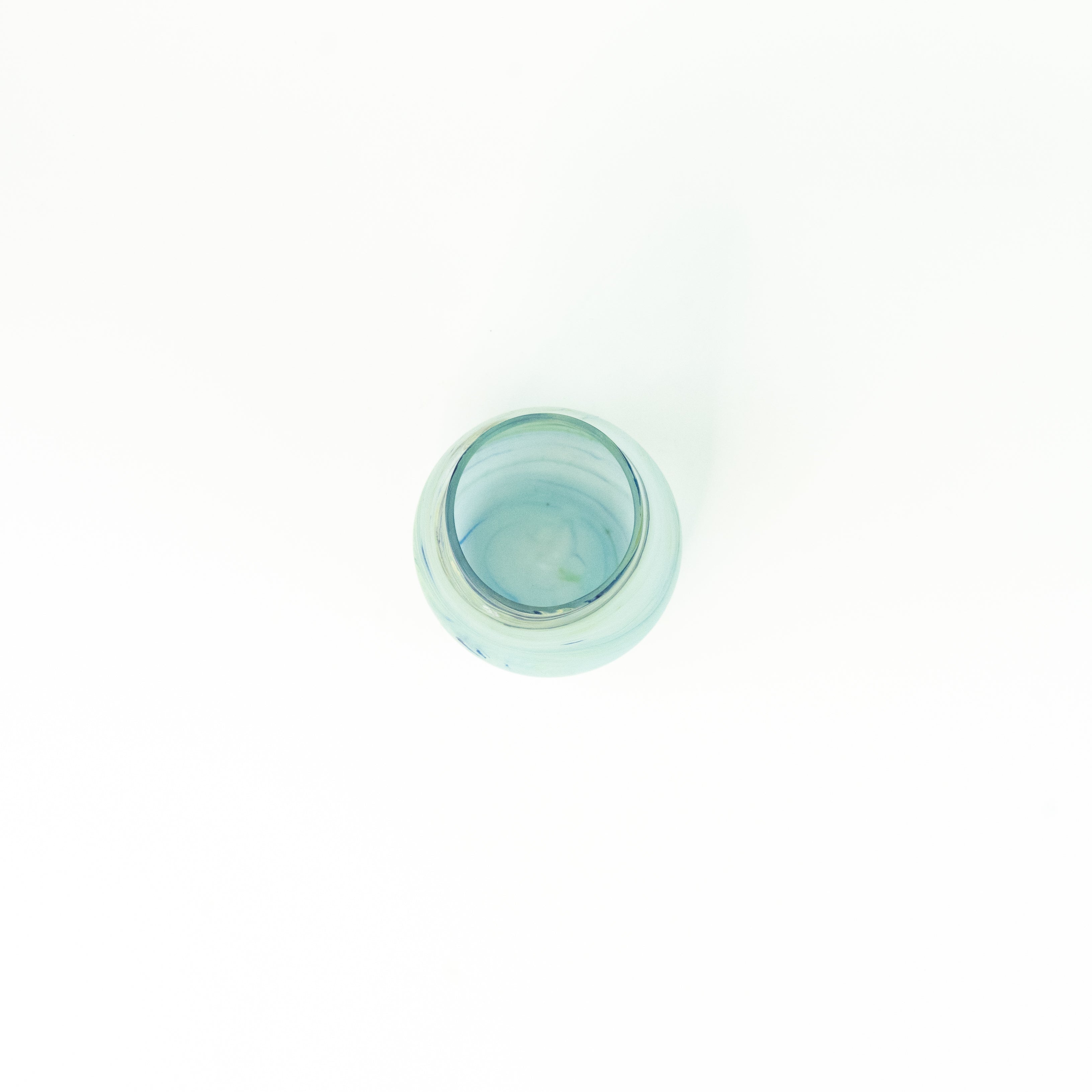 NEU Vase Babyblue – Recyceltes Glas & Handgeblasen