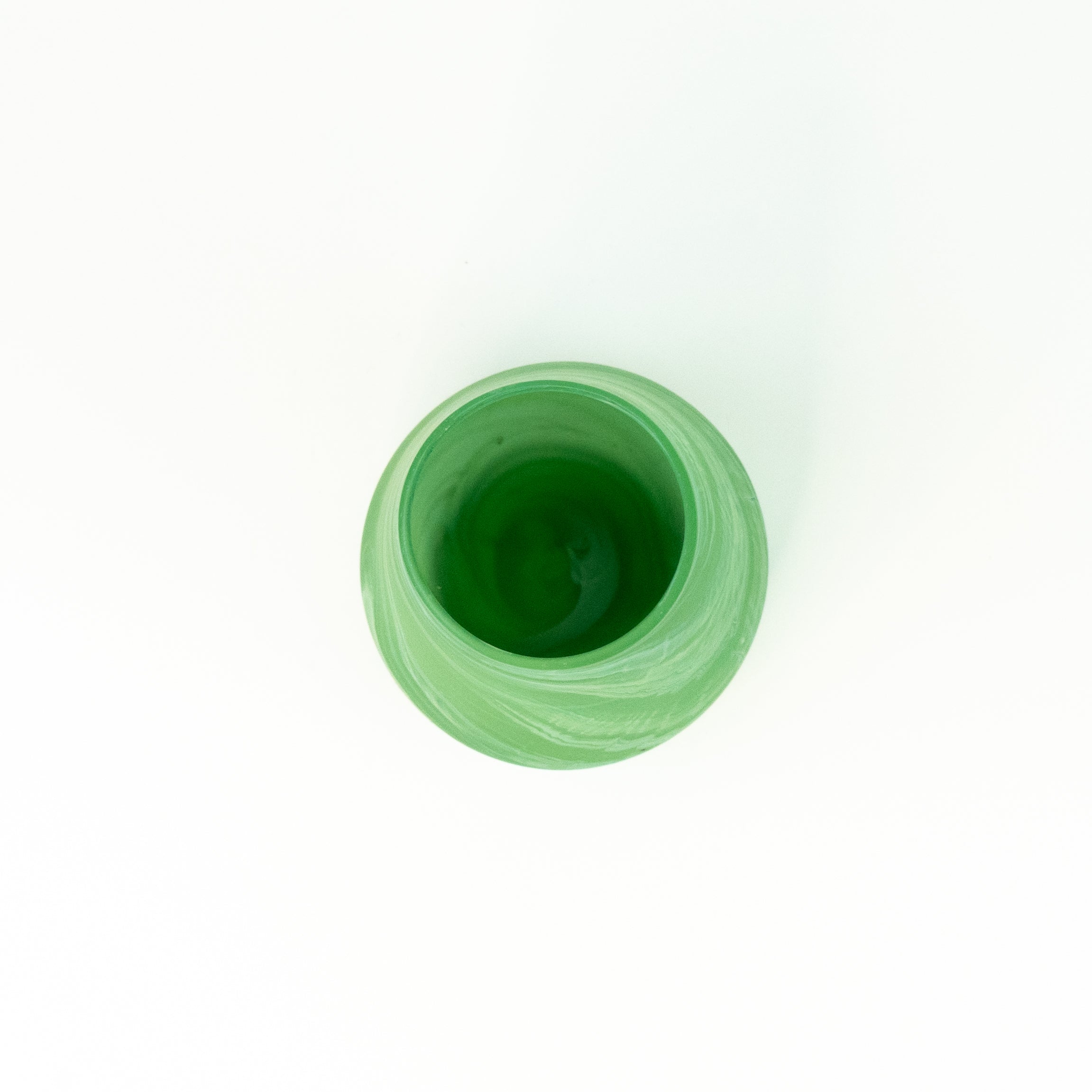 NEU Vase grün – Recyceltes Glas & Handgeblasen