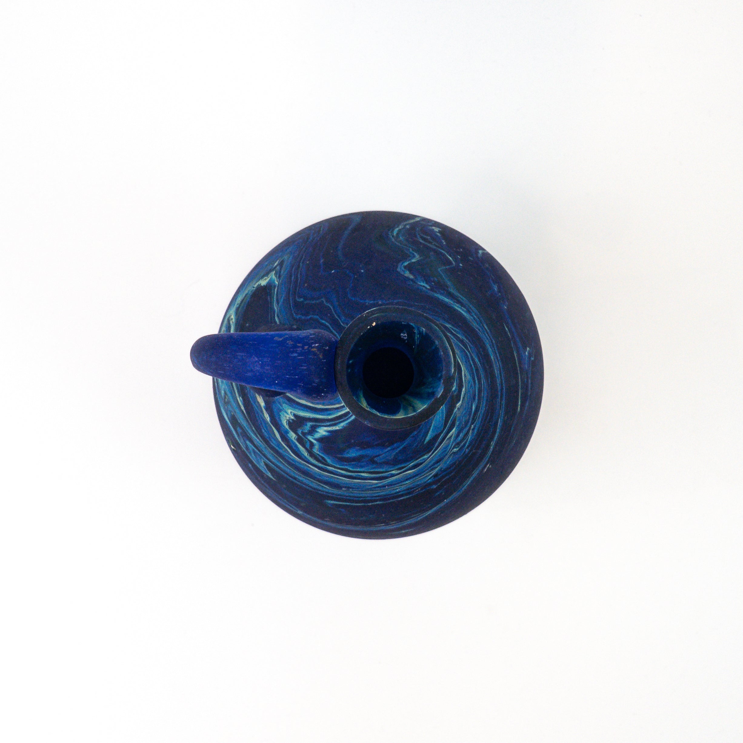 Hebron Karaffe Blau – Recyceltes Glas & Handgeblasen