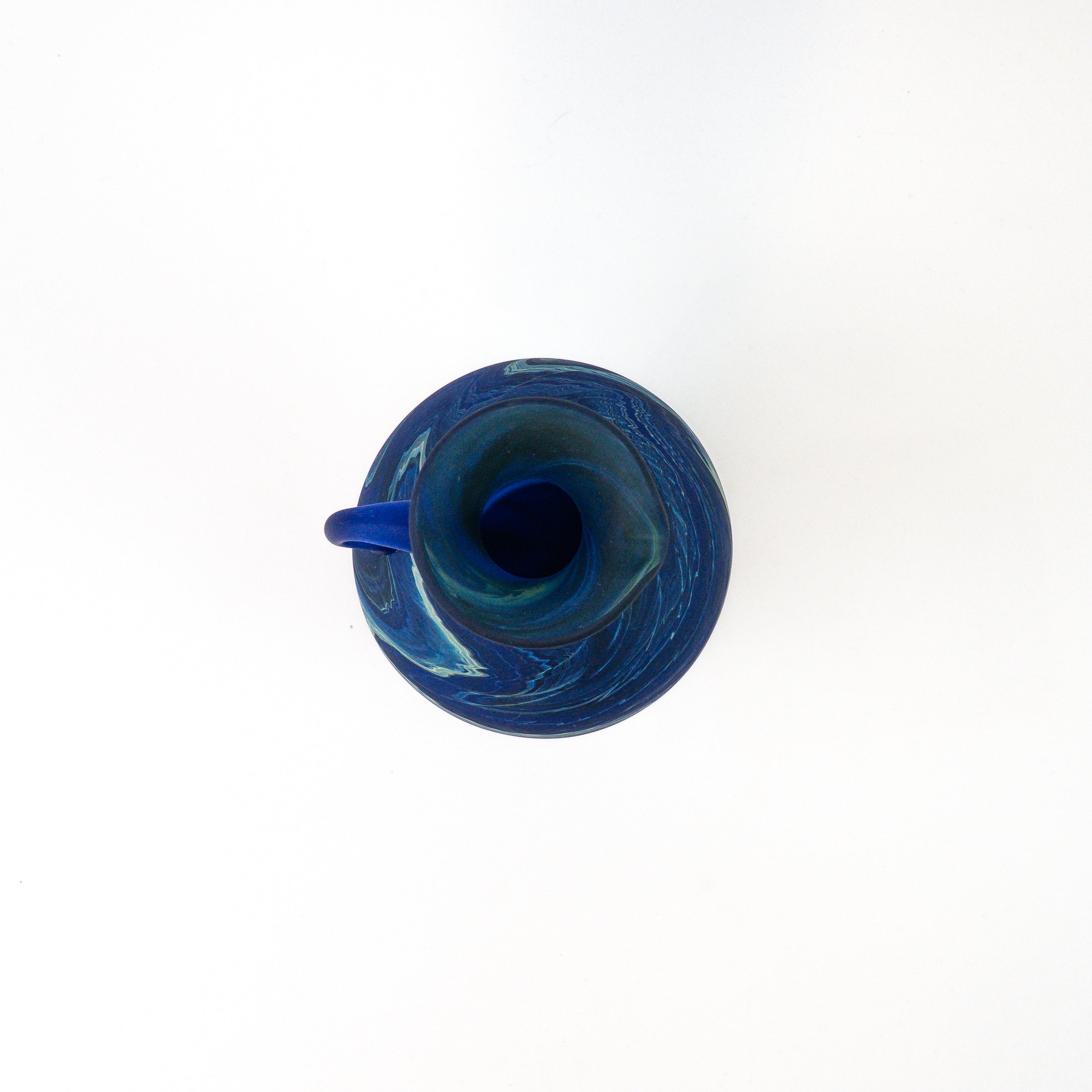 Hebron Karaffe Blau – Recyceltes Glas & Handgeblasen