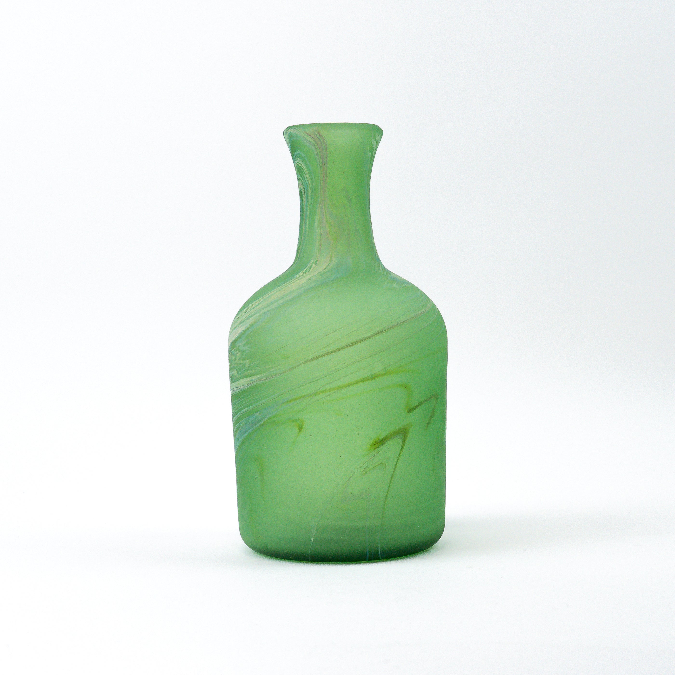 Hebron Karaffe / Vase Grün – Recyceltes Glas & Handgeblasen