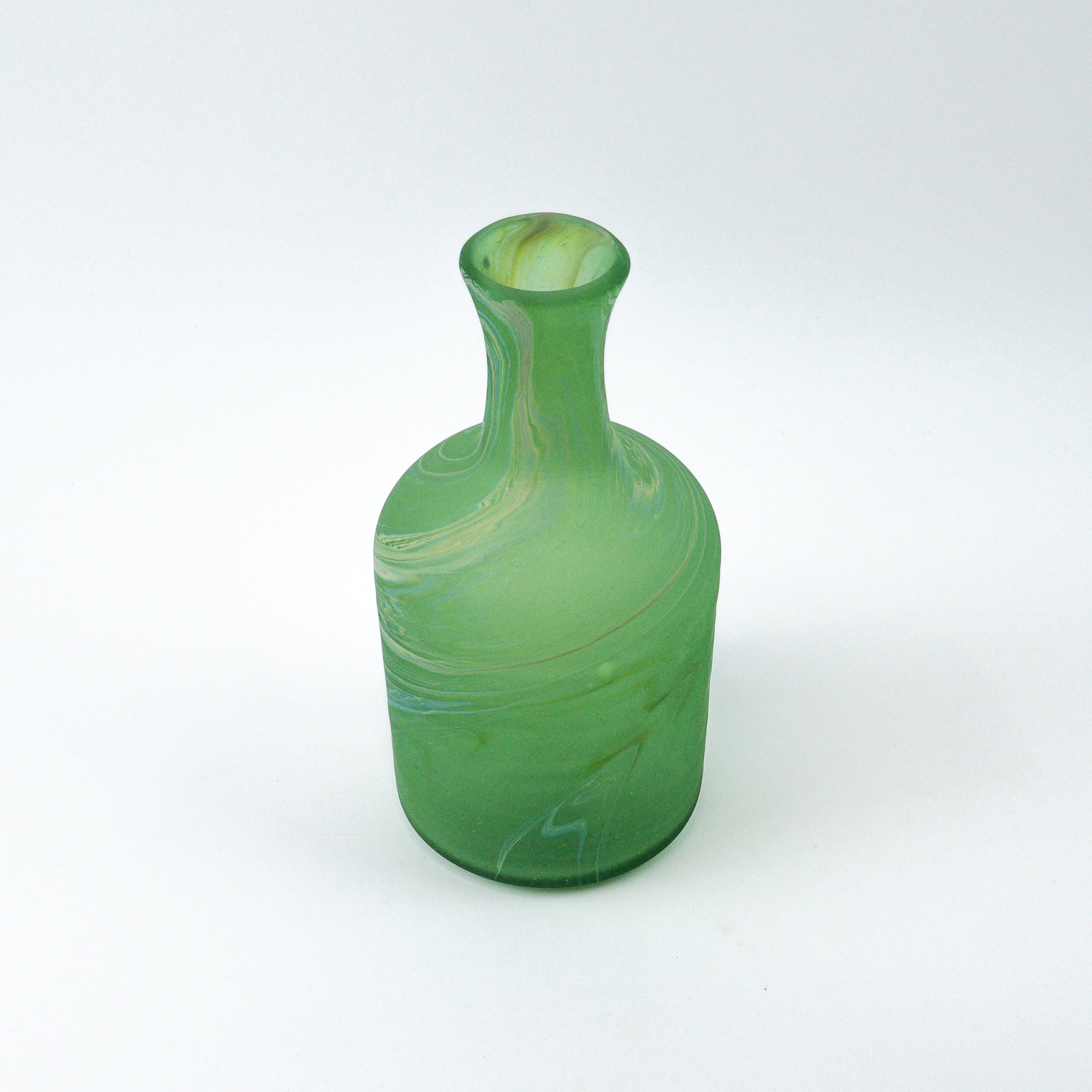 Hebron Karaffe / Vase Grün – Recyceltes Glas & Handgeblasen