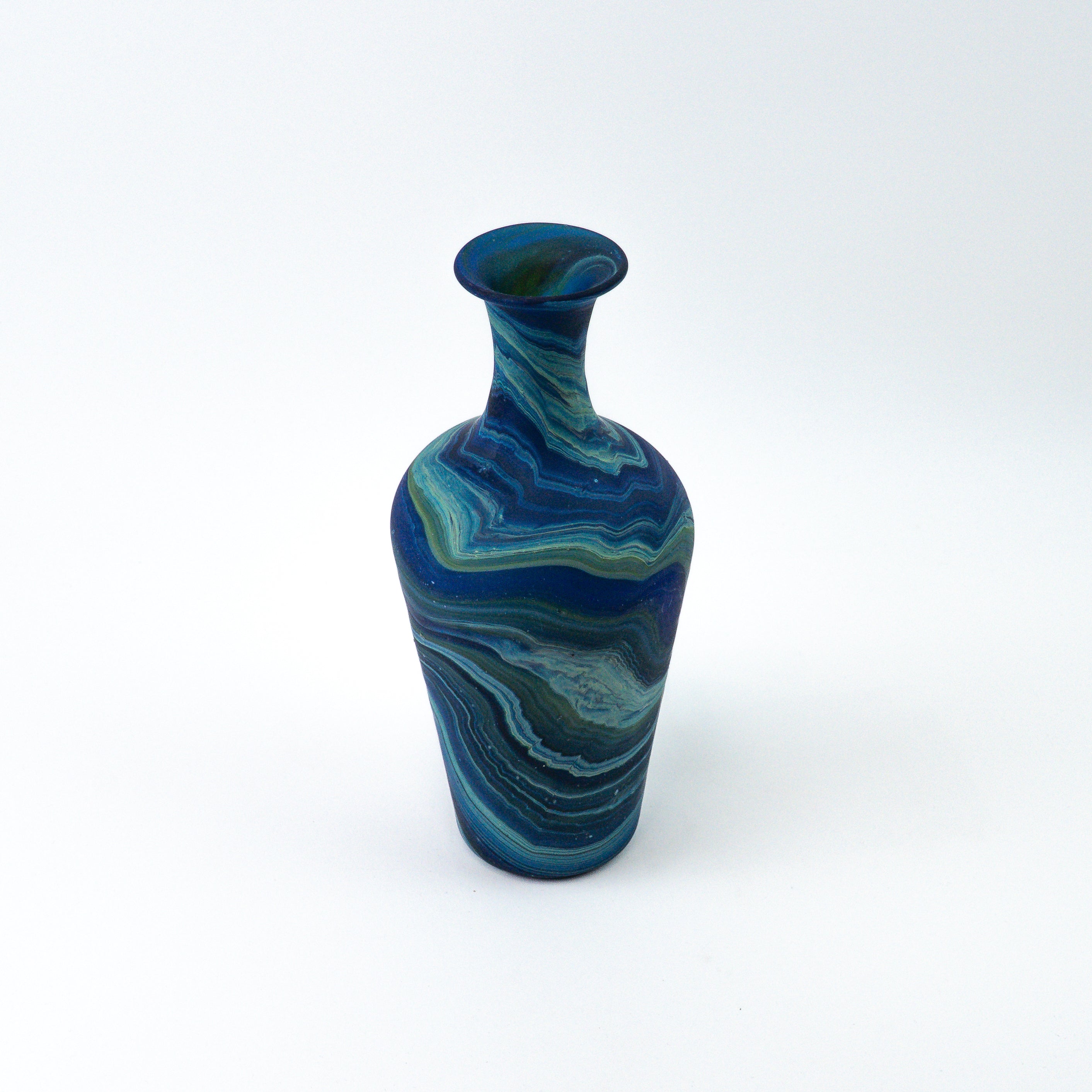 Hebron Karaffe / Vase blau – Recyceltes Glas & Handgeblasen
