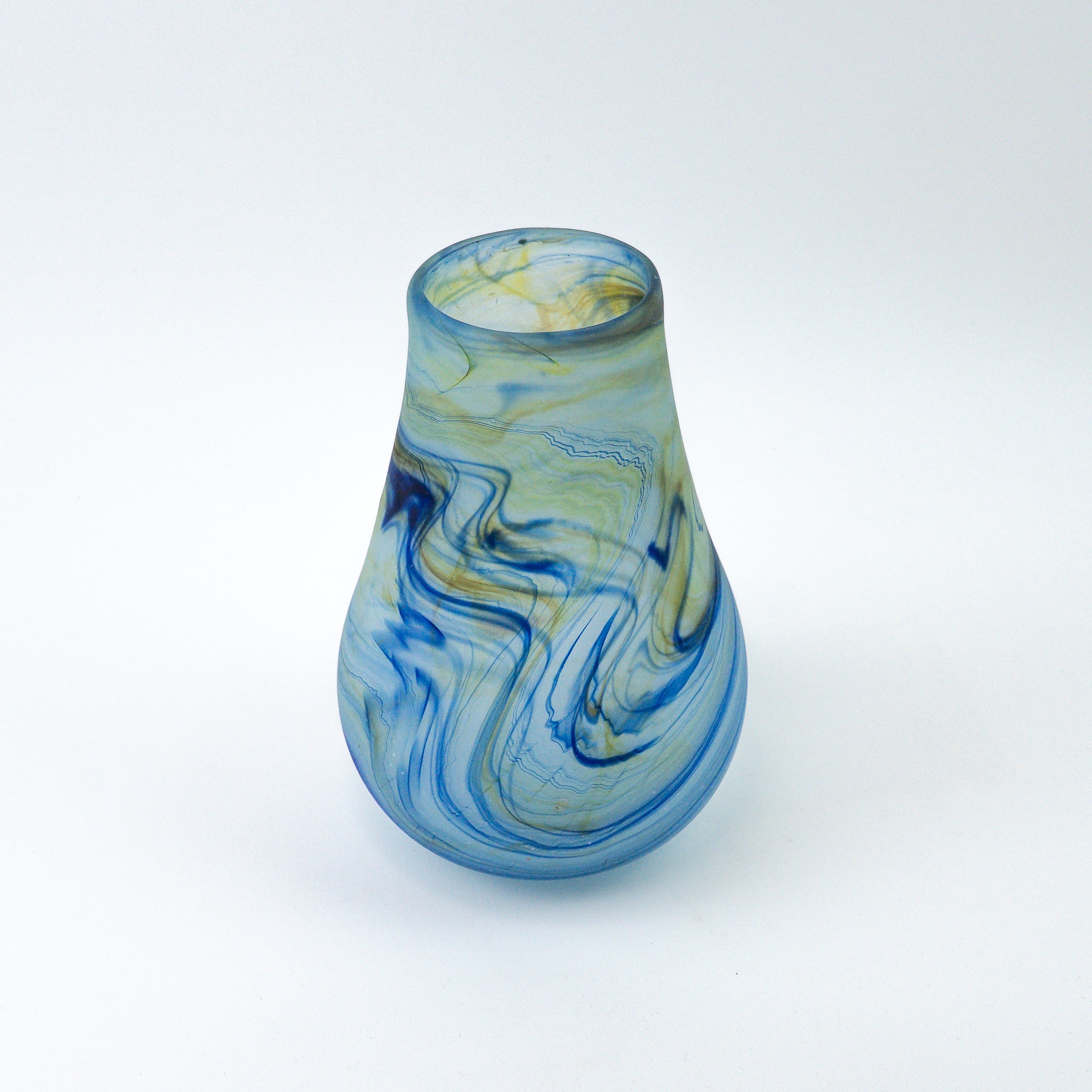 Hebron Vase Himmelblau – Recyceltes Glas & Handgeblasen