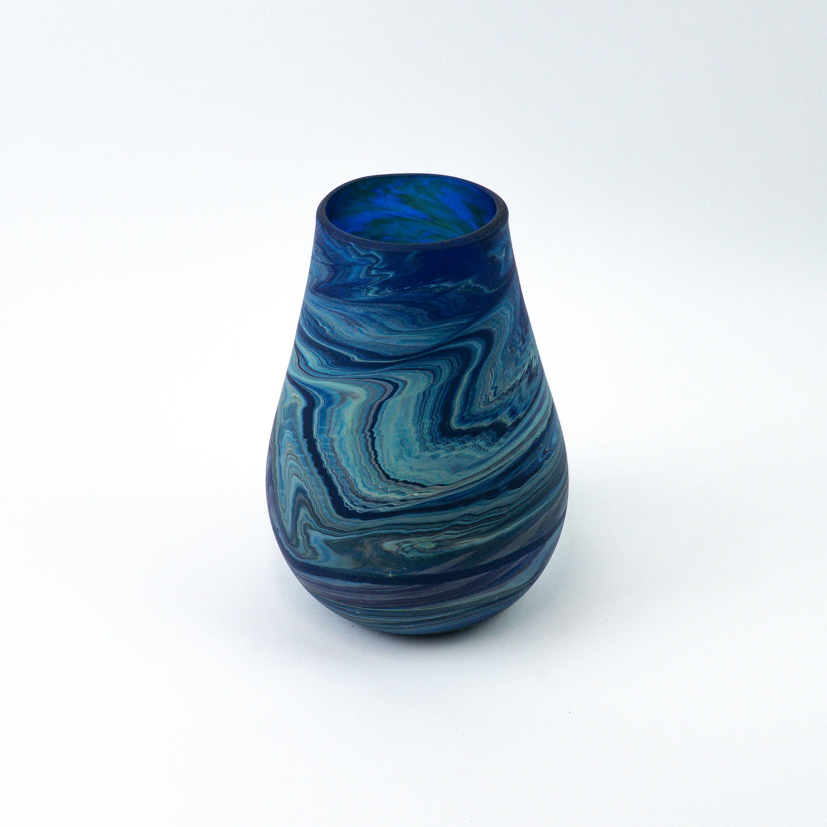 Hebron Vase Blau – Recyceltes Glas & Handgeblasen