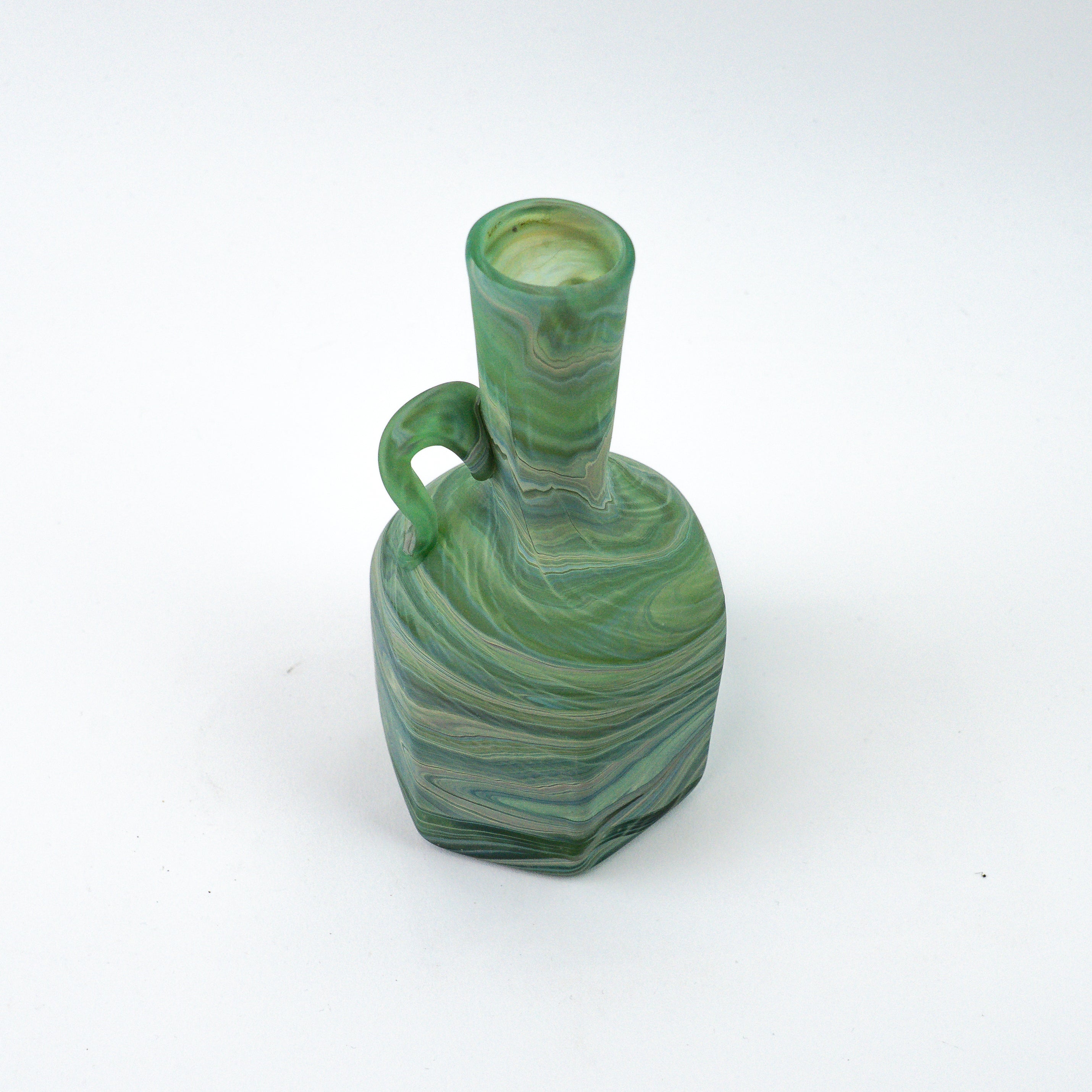 Hebron Mini- Karaffe / Vase Grün – Recyceltes Glas & Handgeblasen
