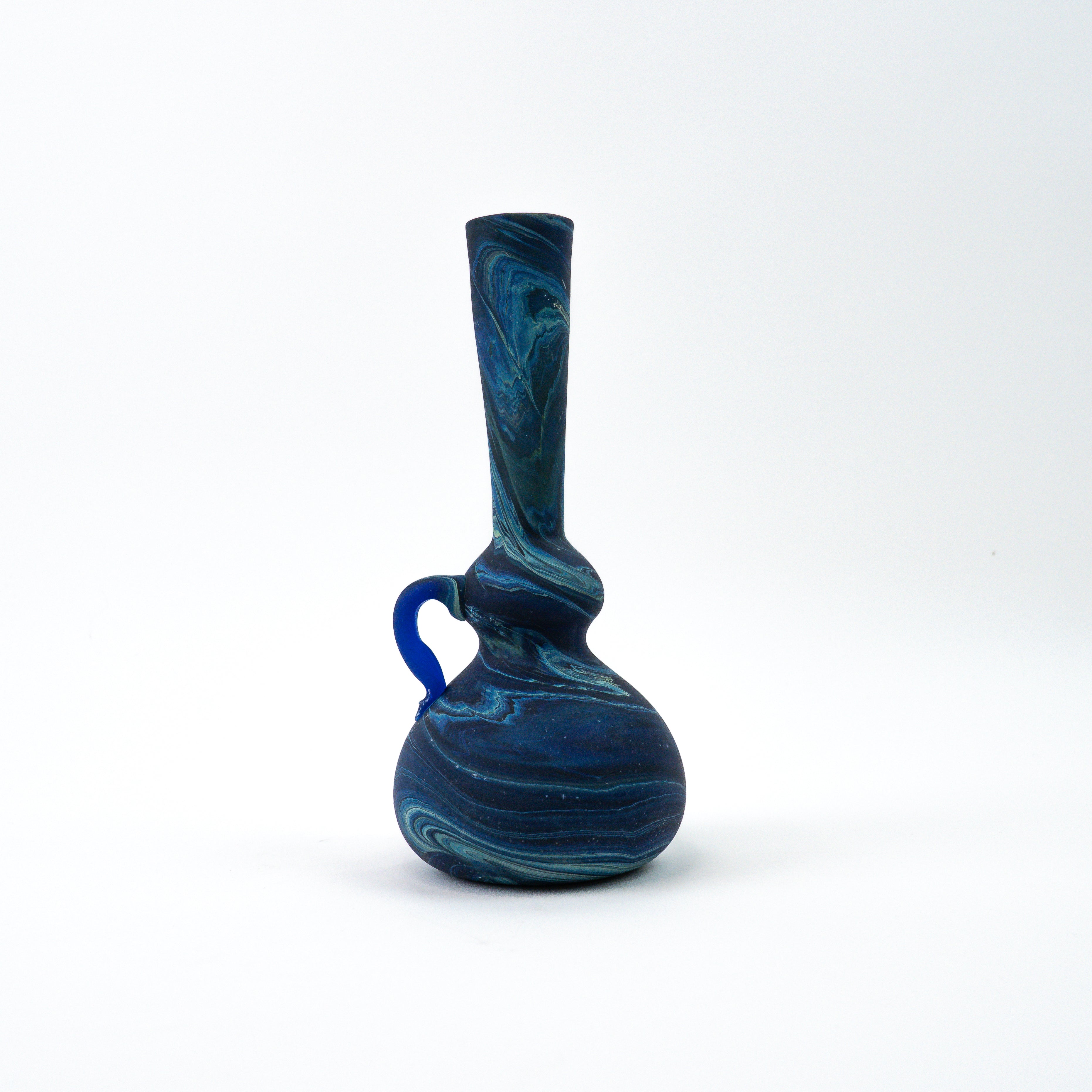 Hebron Mini- Karaffe / Vase Blau – Recyceltes Glas & Handgeblasen