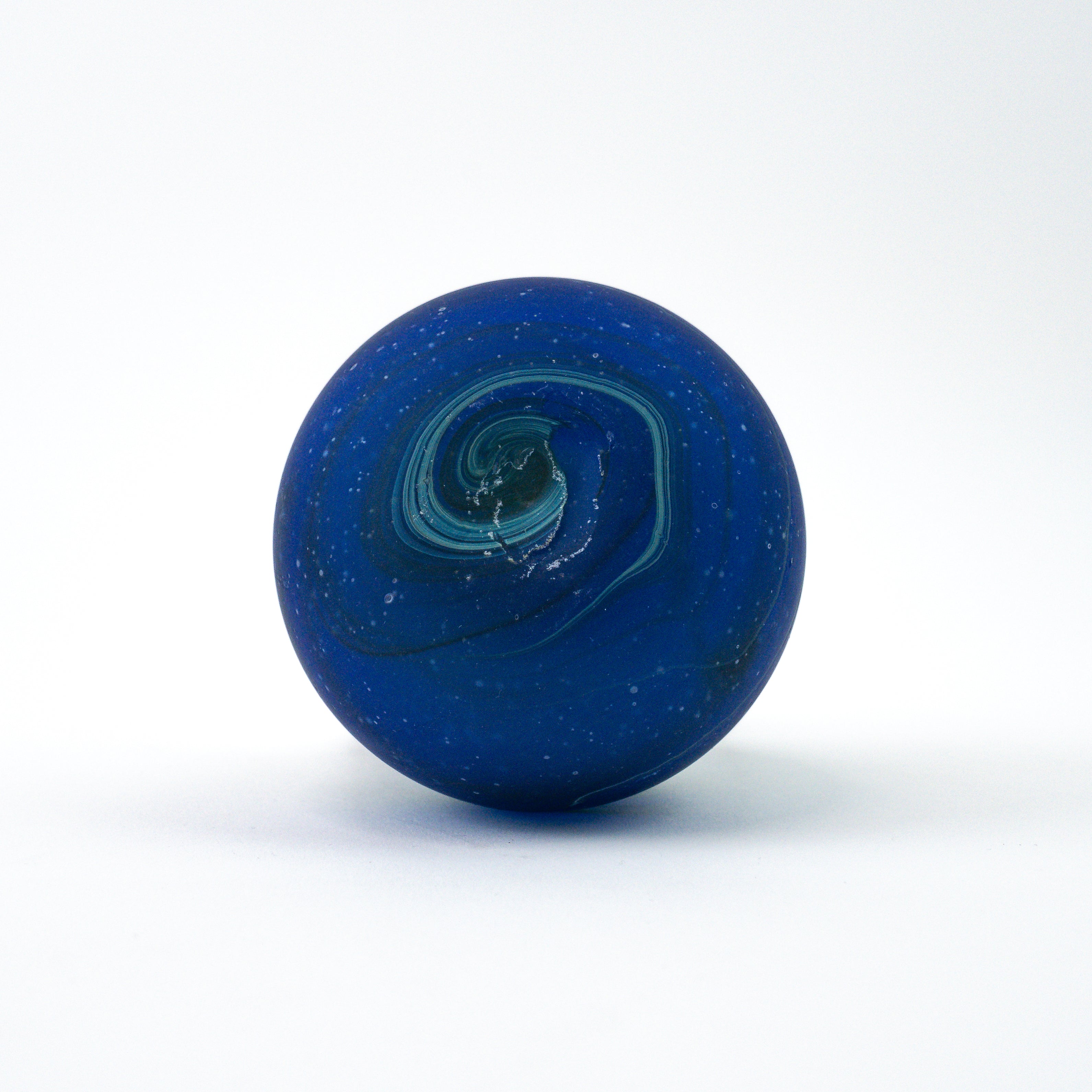 Hebron Mini- Karaffe / Vase Blau – Recyceltes Glas & Handgeblasen