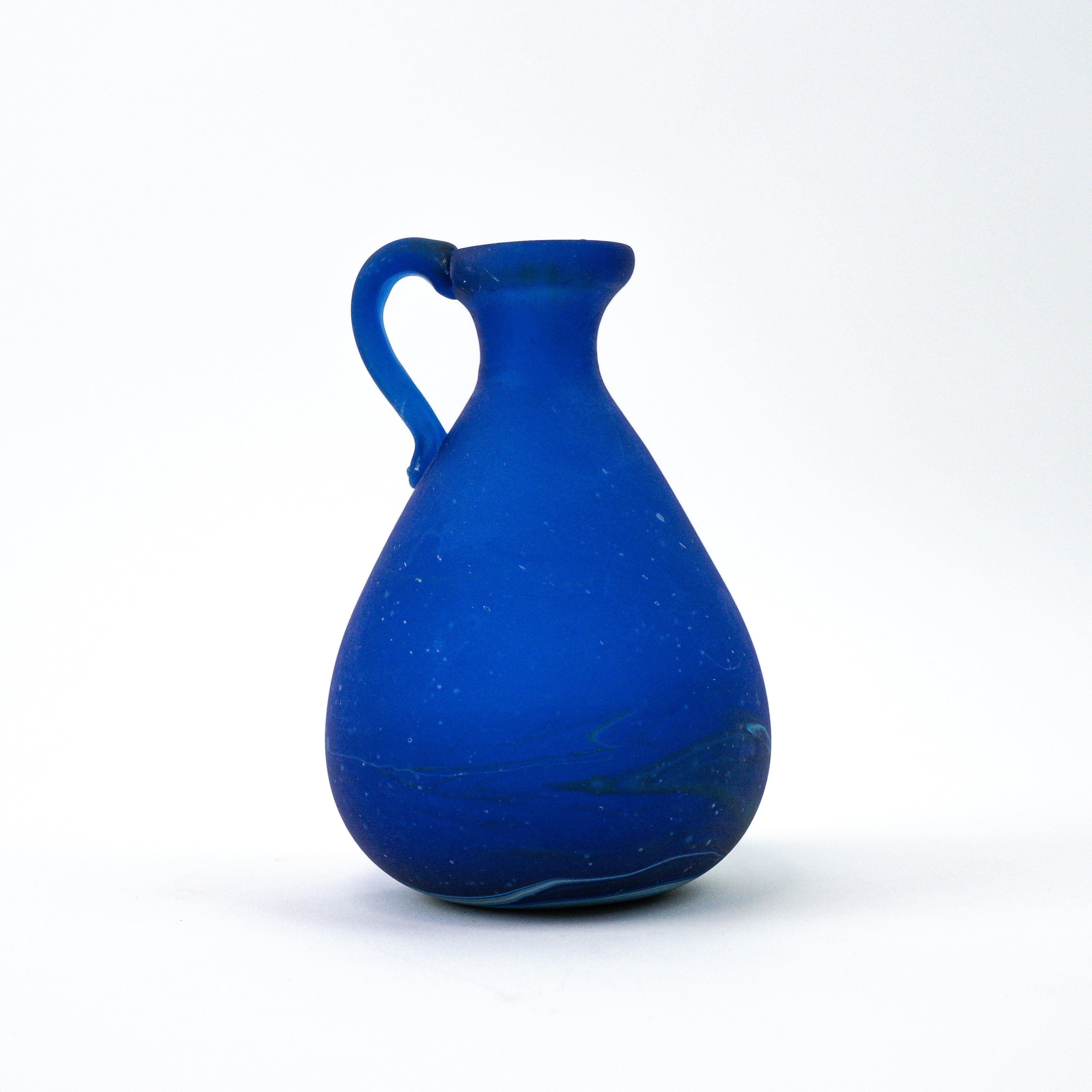 Hebron Mini- Karaffe / Vase Blau – Recyceltes Glas & Handgeblasen