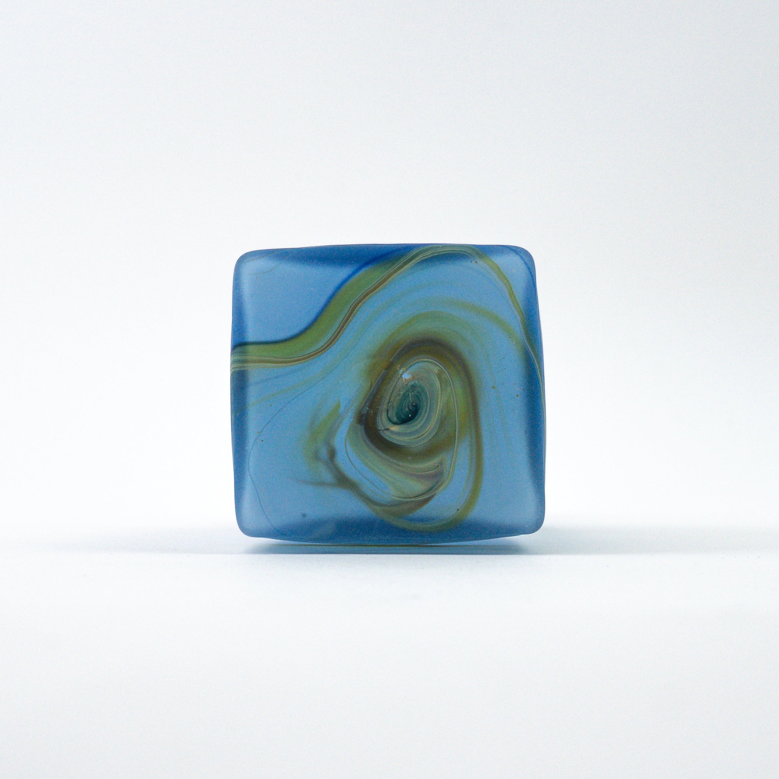 Hebron Mini- Karaffe / Vase Himmelblau – Recyceltes Glas & Handgeblasen